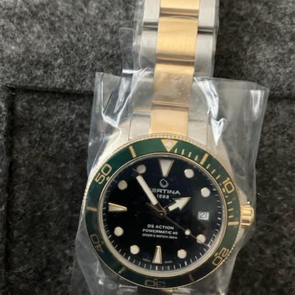 CERTINA DS ACTION POWERMATIC80 BLACK/GREEN/GOLD ON BRACELET 38MM - Picture 13 of 16